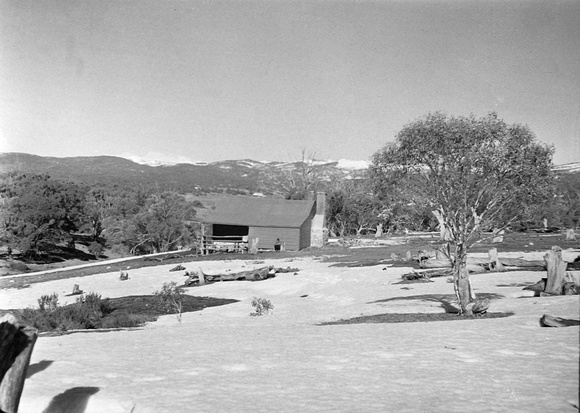 Kellys Hut early 1940's